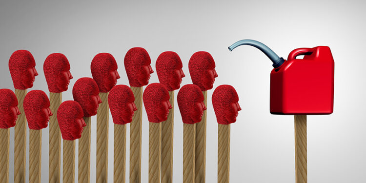 Imbécile et obscène