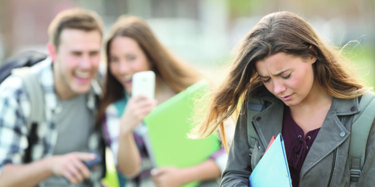 Ni les écoles, ni internet ne sont des zones de non droit