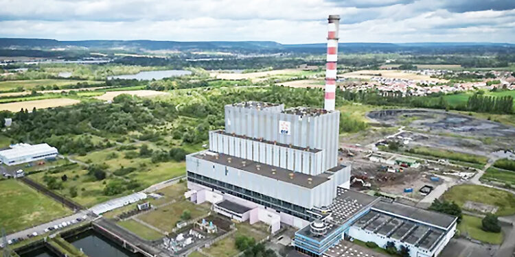 Démolition de la cheminée de l’ancienne centrale EDF de La Maxe
