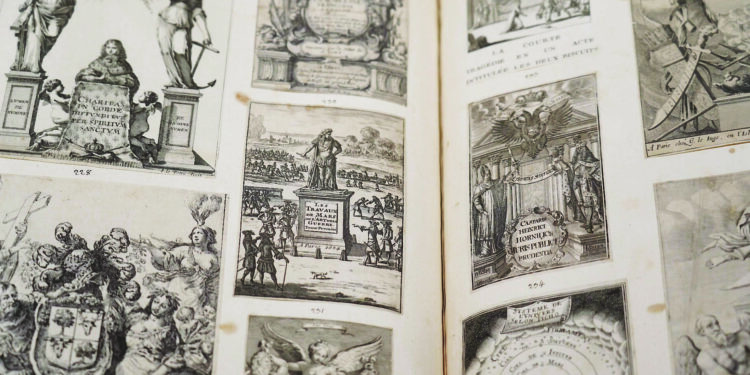 Murmures des pages anciennes