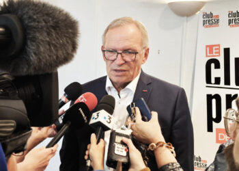 Patrick Weiten s’exprimant devant les journalistes du Club de la Presse Metz-Lorraine, 5 juin 2025.