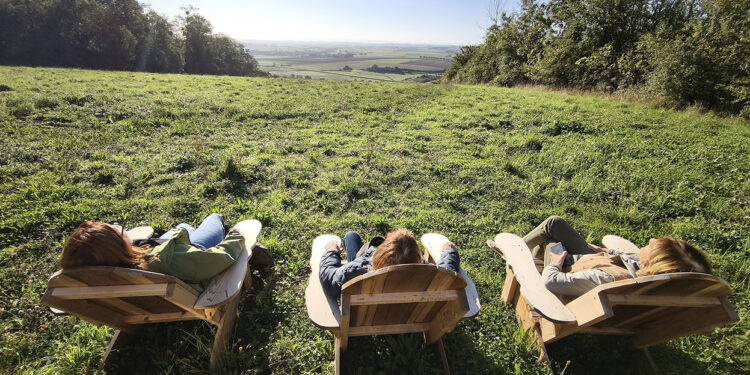 Journée de territoire consacrée au tourisme en Moselle, regroupant élus, journalistes et acteurs locaux autour de visites emblématiques.