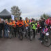 Participants vêtus de rose au départ du Rose and Roll Tour 2025 à Longeville-lès-Metz, événement caritatif pour la prévention du cancer du sein.