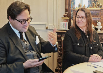 La sociologue Kathleen Tamisier aux côtés de Stephen Duso lors d’une conférence du Cercle Geneviève Duso-Bauduin à Metz