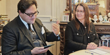 La sociologue Kathleen Tamisier aux côtés de Stephen Duso lors d’une conférence du Cercle Geneviève Duso-Bauduin à Metz