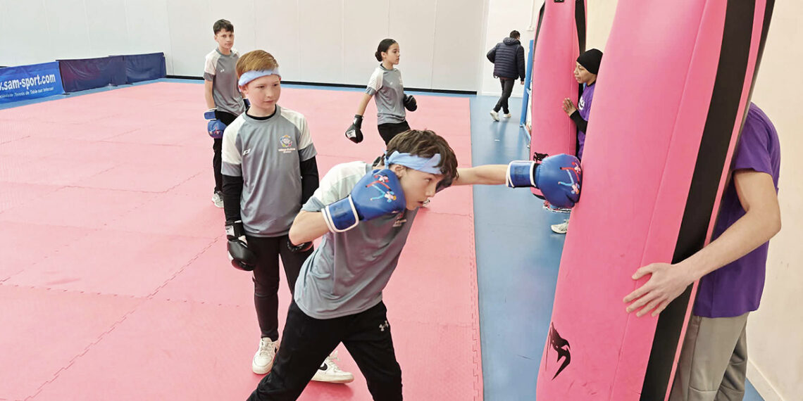 Enfants participant à un atelier de boxe lors des MECS Olympics 2026 à Thionville