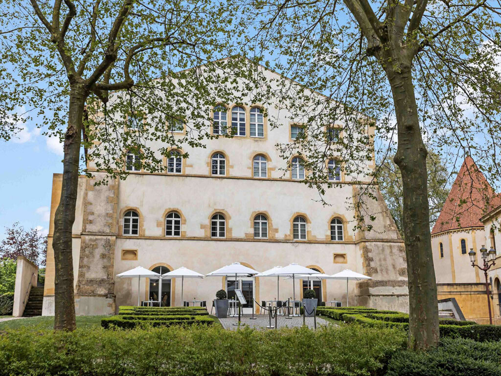 Façade de l’Hôtel La Citadelle Metz MGallery, ancien bâtiment militaire du XVIe siècle situé au cœur de Metz.