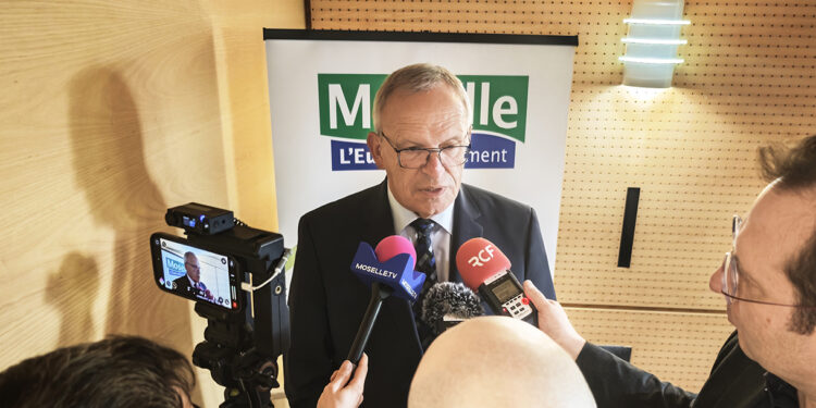 Patrick Weiten lors de la conférence de presse du Conseil départemental de la Moselle